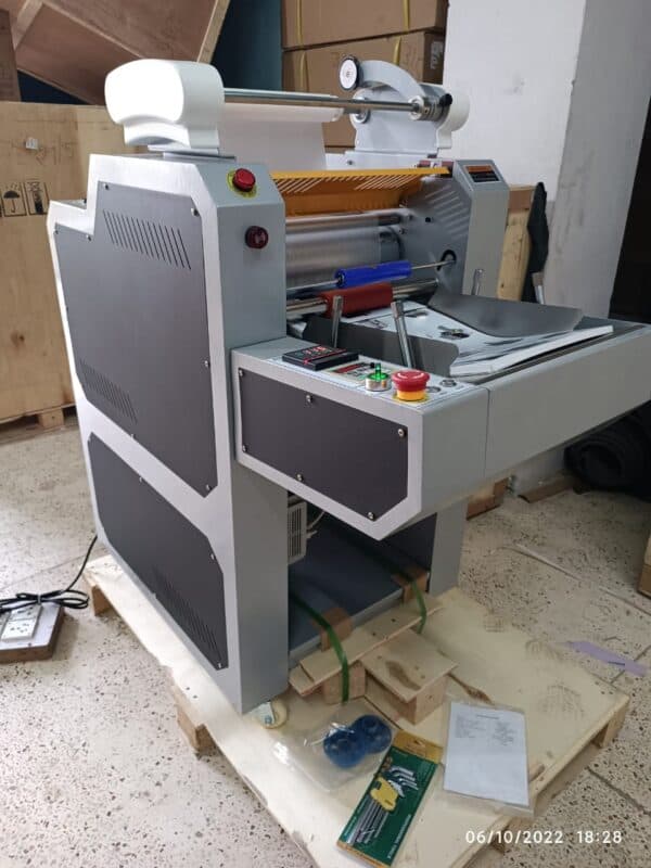 THERMAL LAMINATION MACHINE